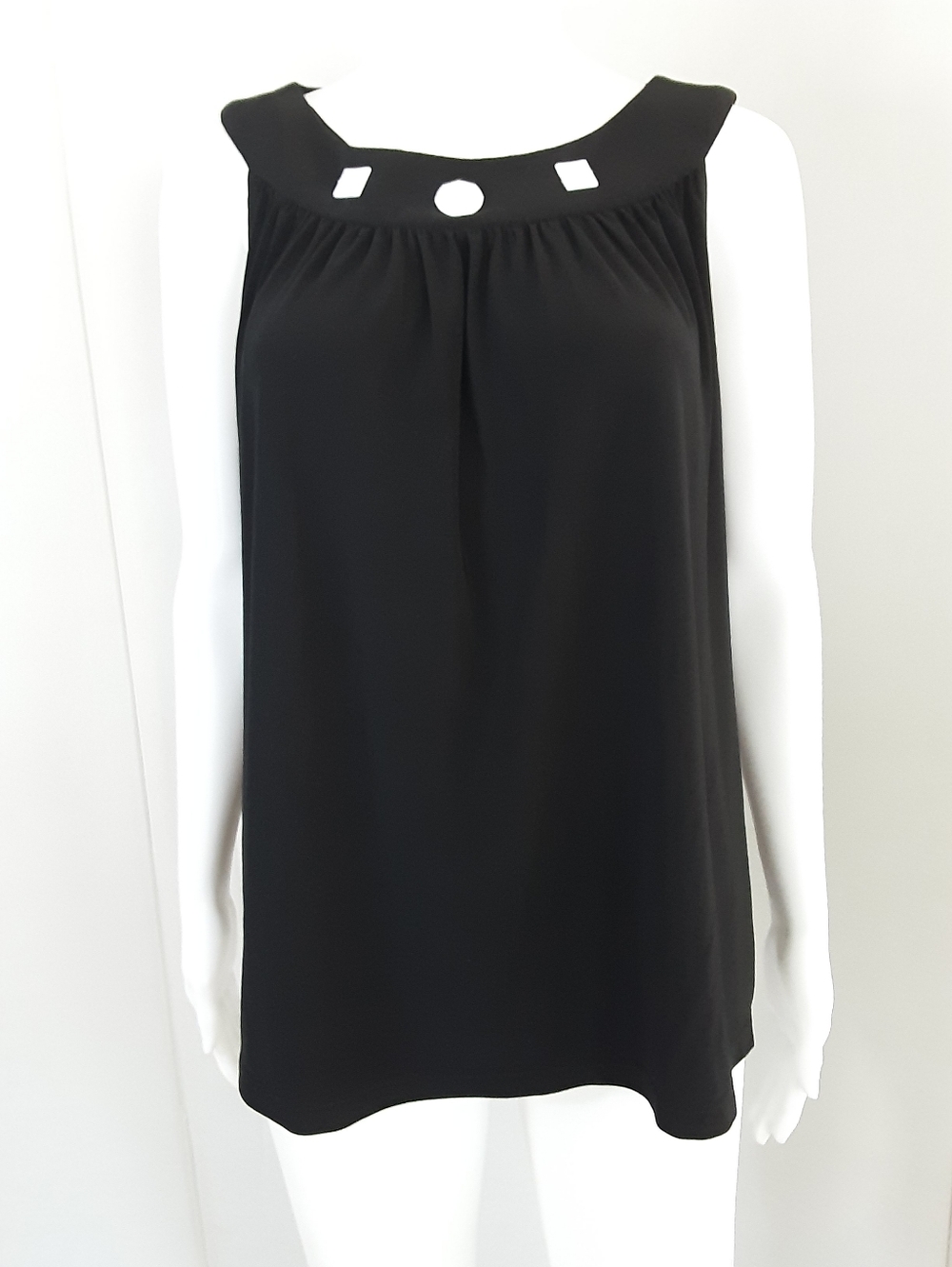 Plus Size LE BOS Womens Black Sleeveless White Embellished Neck Blouse Top Sz 14